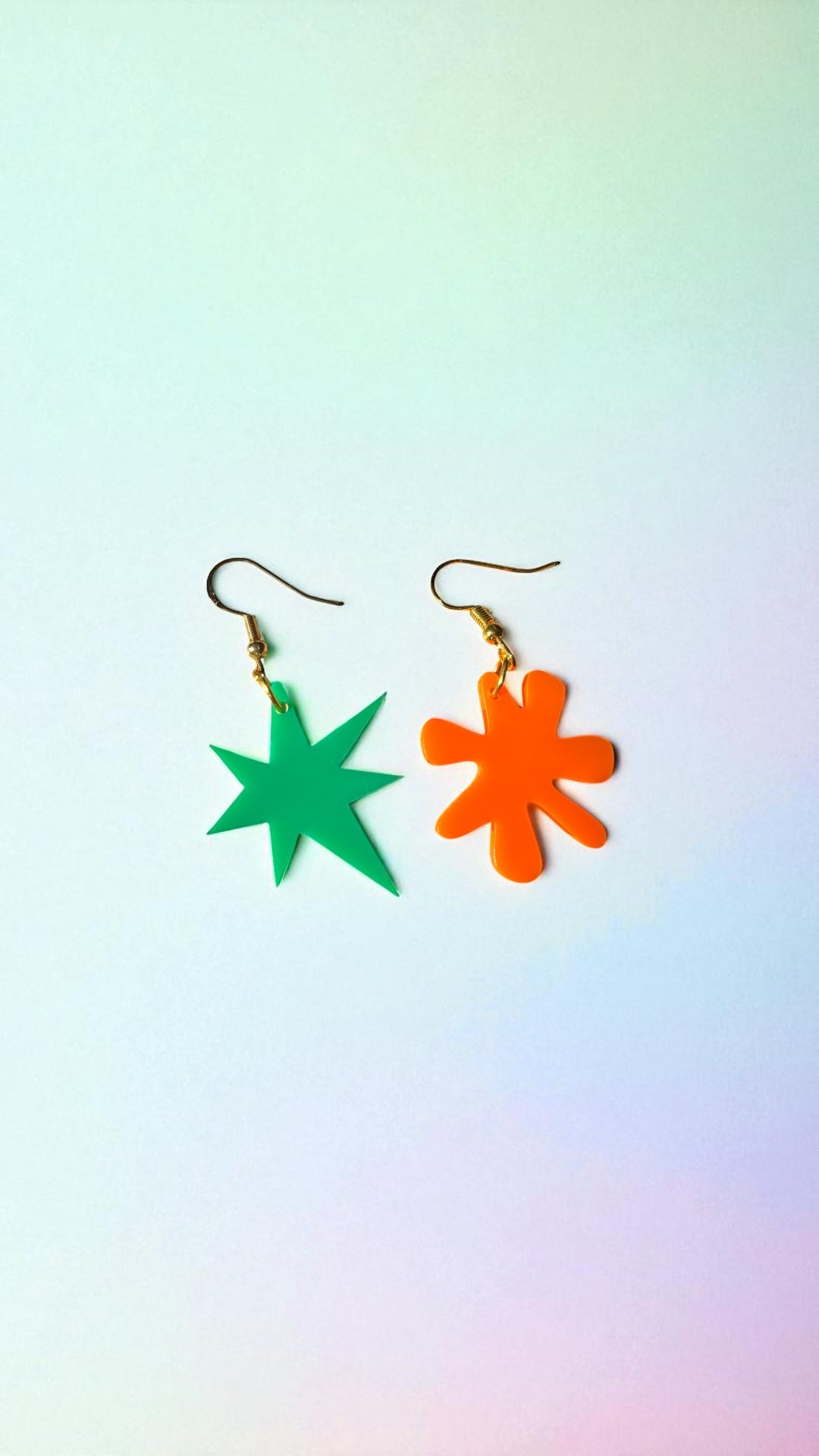 Green and Orange Kiki Bouba Earrings Linguistics Inspired Abstract Acrylic Cognitive Science Jewelry Mismatched Statement Gifts Memphis Milano