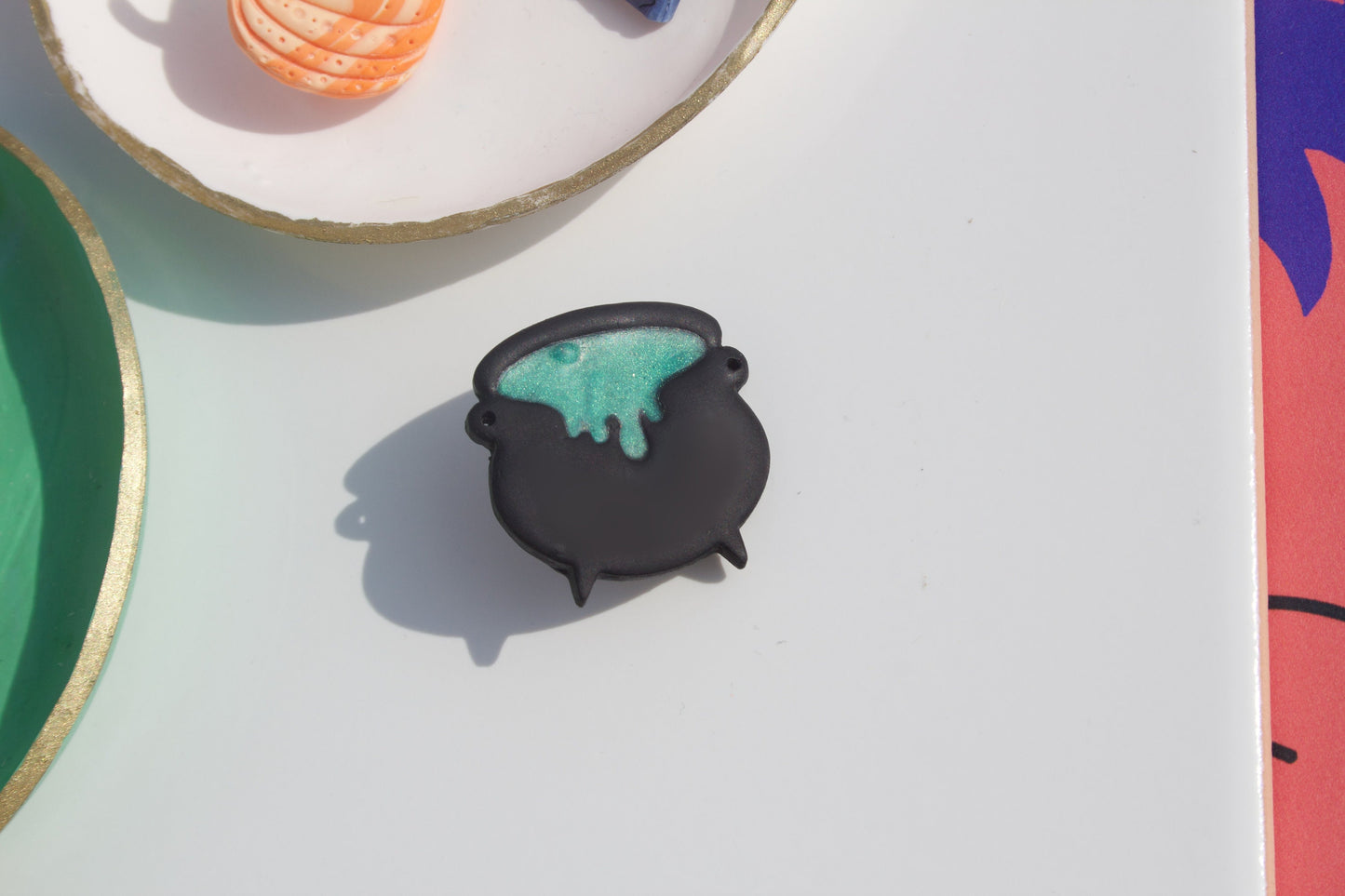 Black & Green Cauldron Brooch Handmade Polymer Clay Witch Pin Gothic Halloween Accessory Witchy Spooky Cute Jewellery