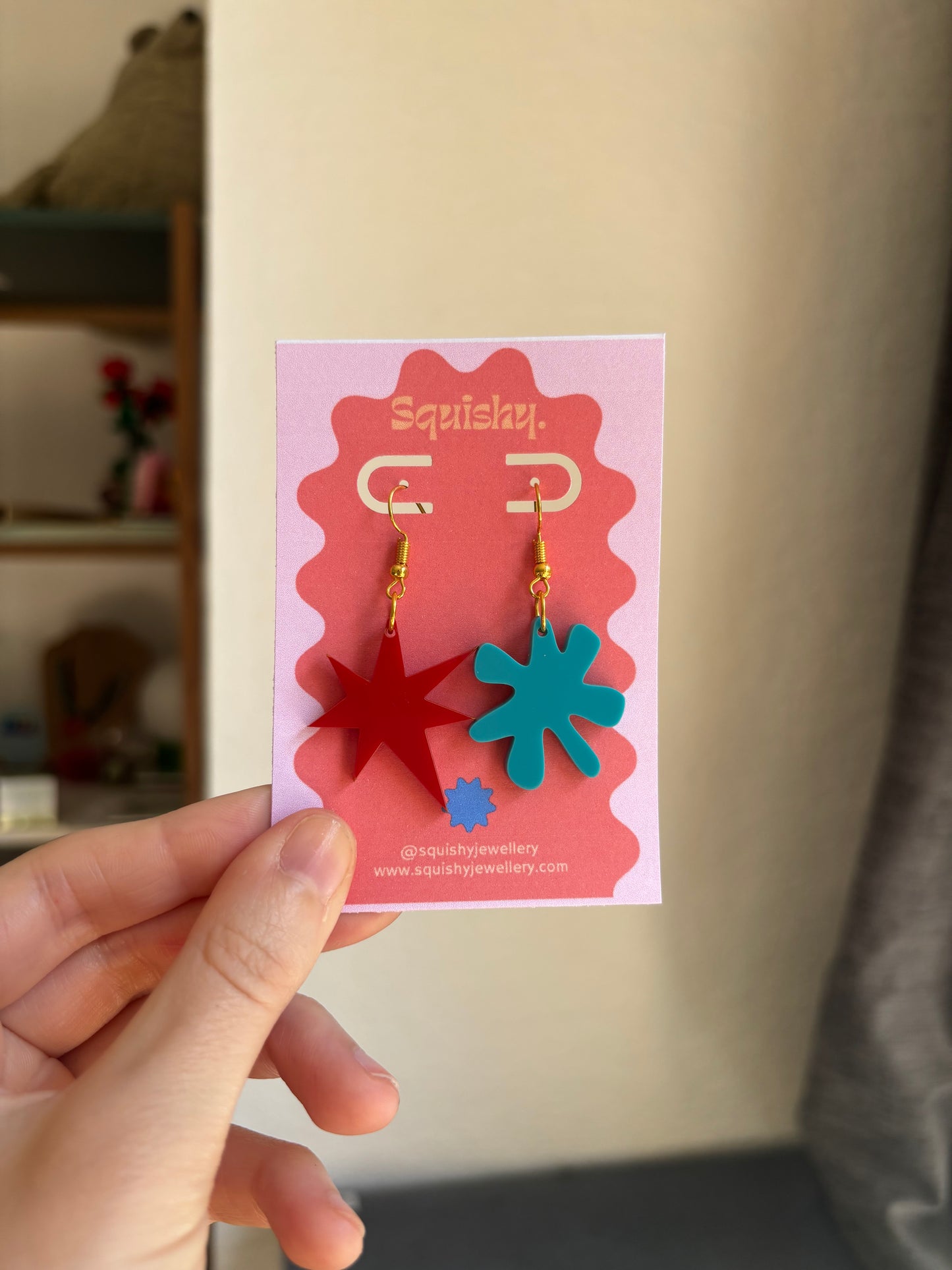 Red and Blue Kiki Bouba Earrings Linguistics Inspired Abstract Acrylic Cognitive Science Jewelry Mismatched Statement Gifts Memphis Milano