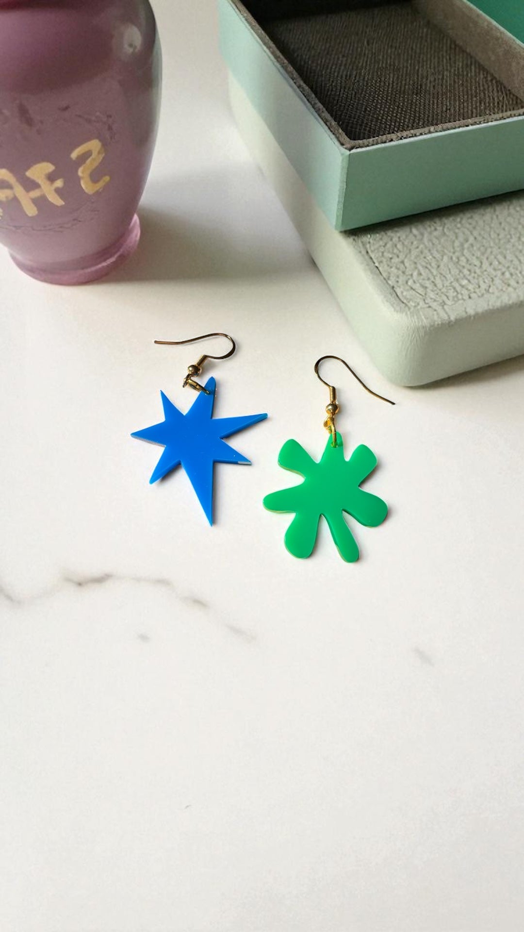 Blue and Green Kiki Bouba Earrings Linguistics Inspired Abstract Acrylic Cognitive Science Jewelry Mismatched Statement Gifts Memphis Milano