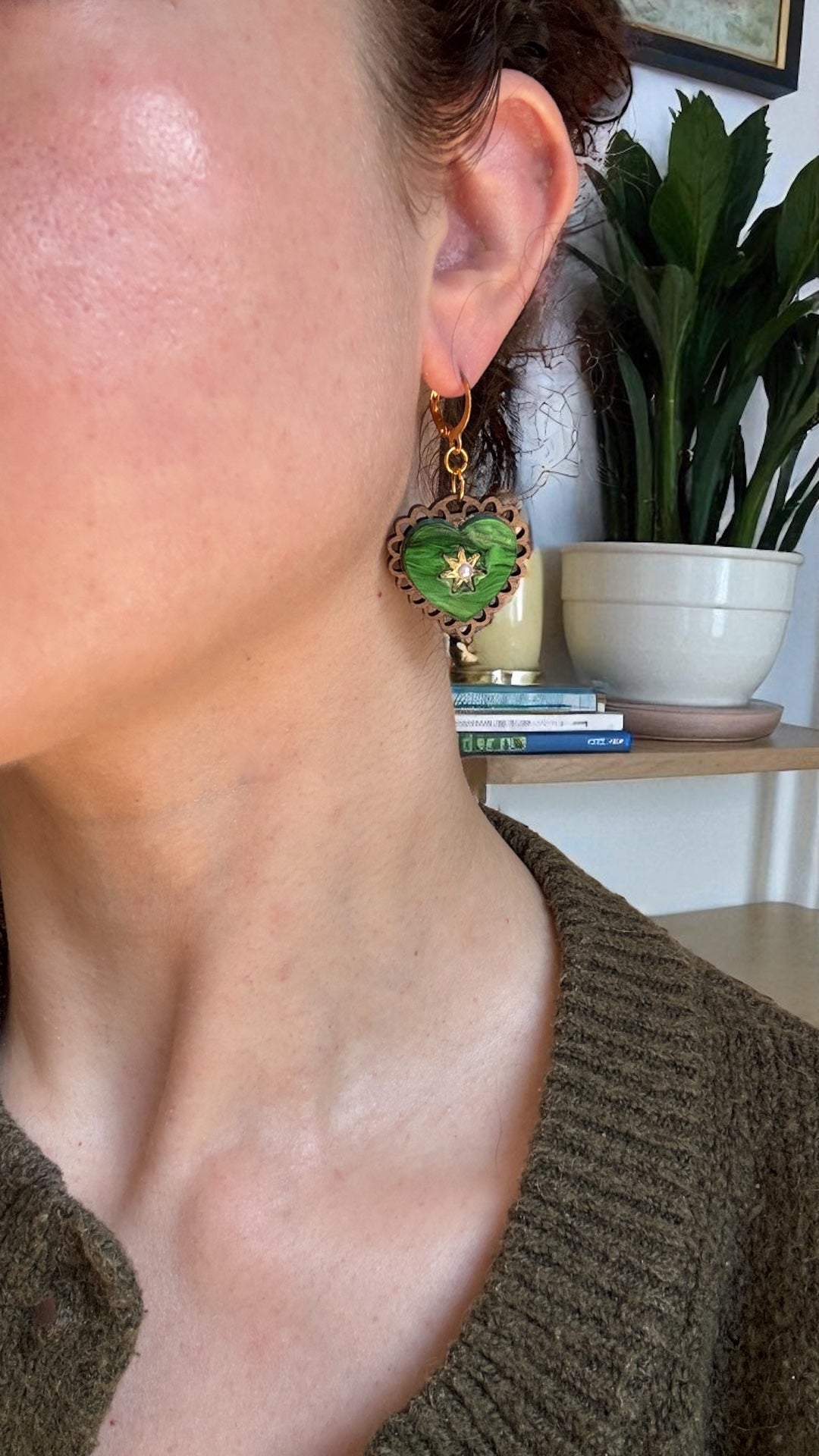 Rococo Green Heart Earrings with Walnut Backing & Gold Star Detail – Acrylic Hoop Jewellery