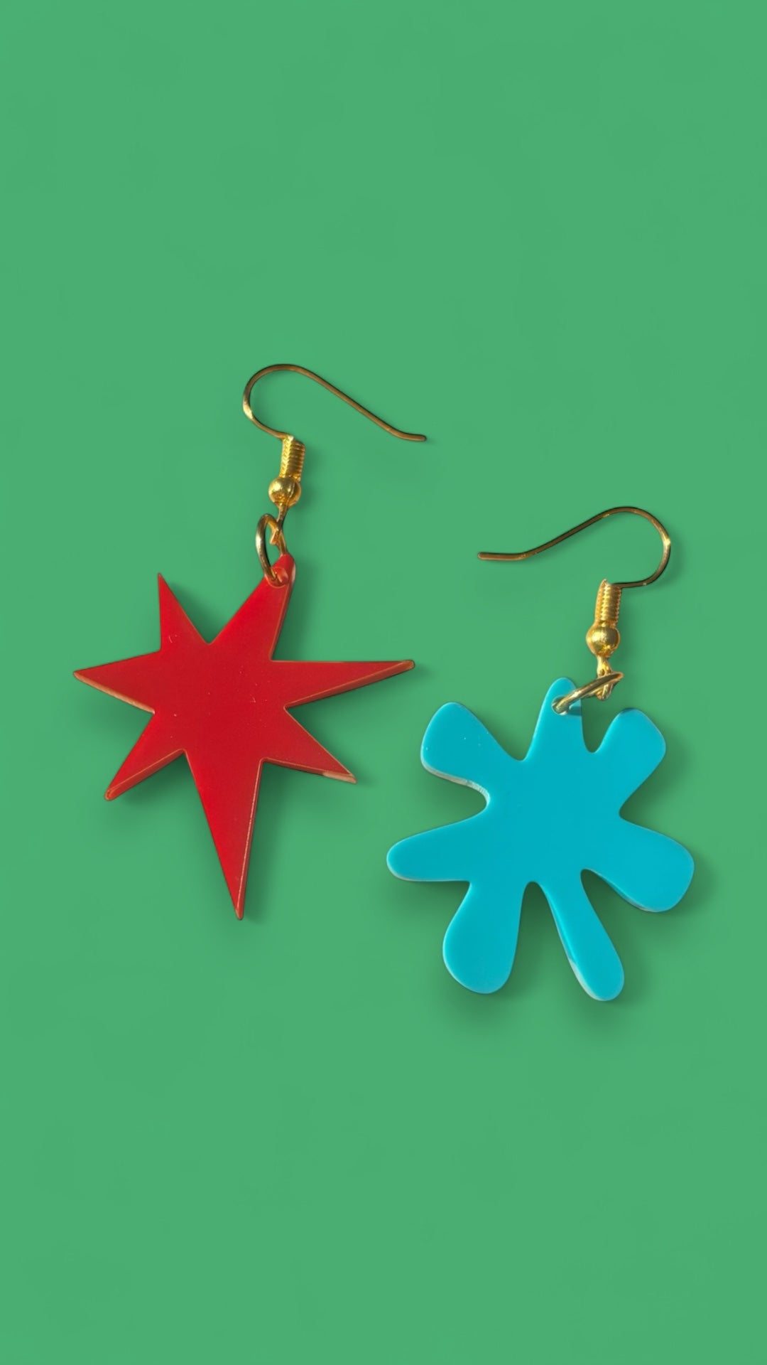 Red and Blue Kiki Bouba Earrings Linguistics Inspired Abstract Acrylic Cognitive Science Jewelry Mismatched Statement Gifts Memphis Milano