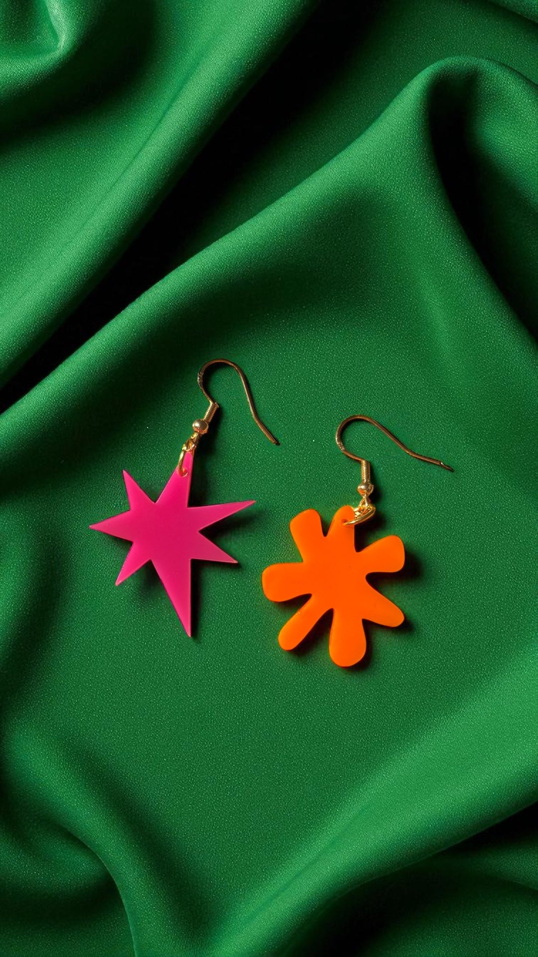 Pink and Orange Kiki Bouba Earrings Linguistics Inspired Abstract Acrylic Cognitive Science Jewelry Mismatched Statement Gifts Memphis Milano
