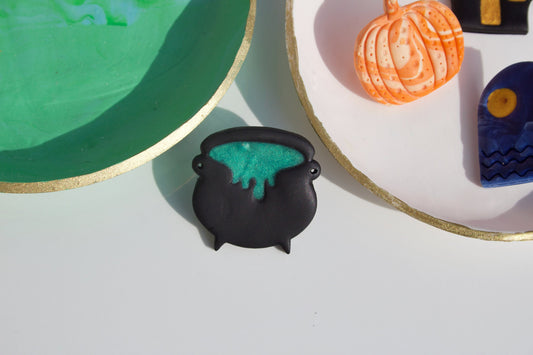 Black & Green Cauldron Brooch Handmade Polymer Clay Witch Pin Gothic Halloween Accessory Witchy Spooky Cute Jewellery